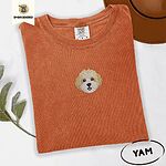 Yam Comfort Colors T-shirt embroidered with a mini Cavachon face in cream and apricot with a white muzzle