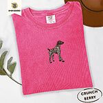 Crunchberry Comfort Colors T-shirt embroidered with a standing liver and white German shorthaired pointer in a tan collar