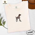Ivory Comfort Colors T-shirt embroidered with a standing liver and white German shorthaired pointer in a tan collar