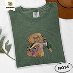 Moss Comfort Colors T-shirt embroidered with a yellow Labrador head carrying a mallard drake in its mouth
